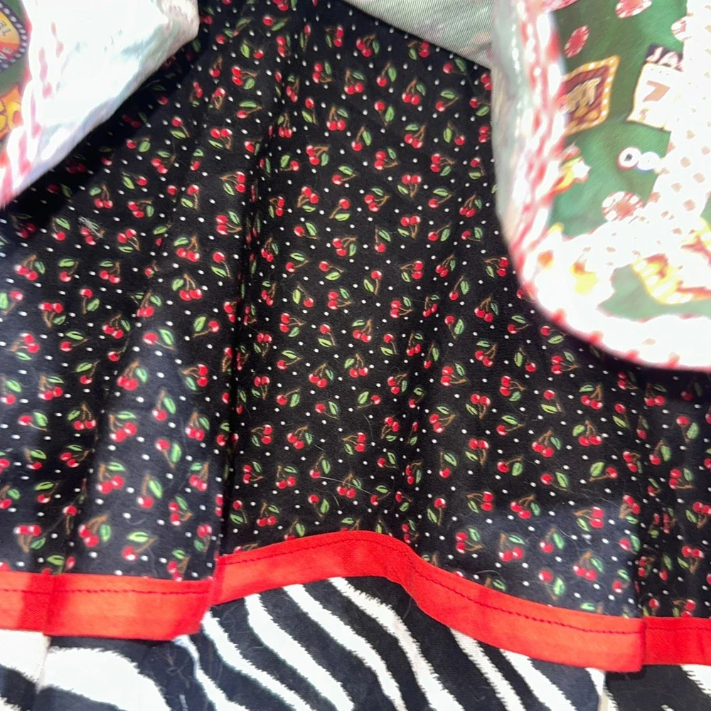 Sugar's Secrets Retro Ruffle Apron Cherry Zebra Novelty Print‎ Detachable Pouch